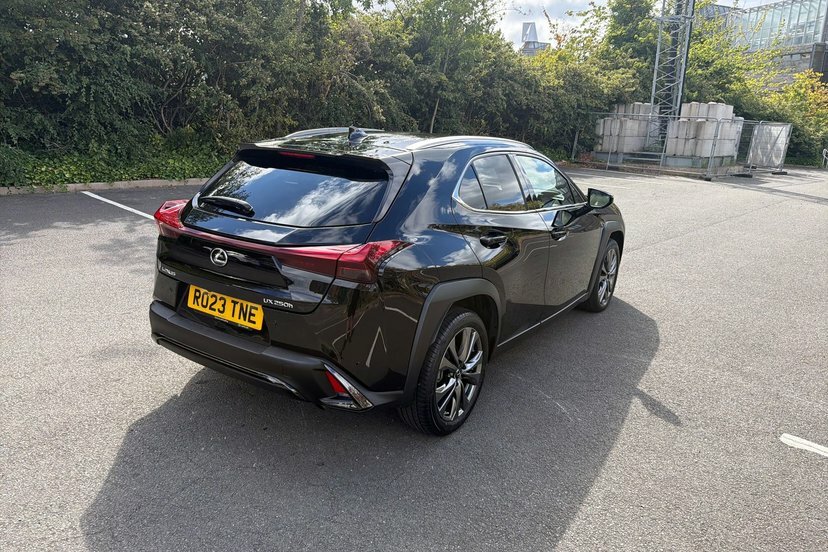 Lexus UX 250H 2.0 F-sport Design Cvt Green #28