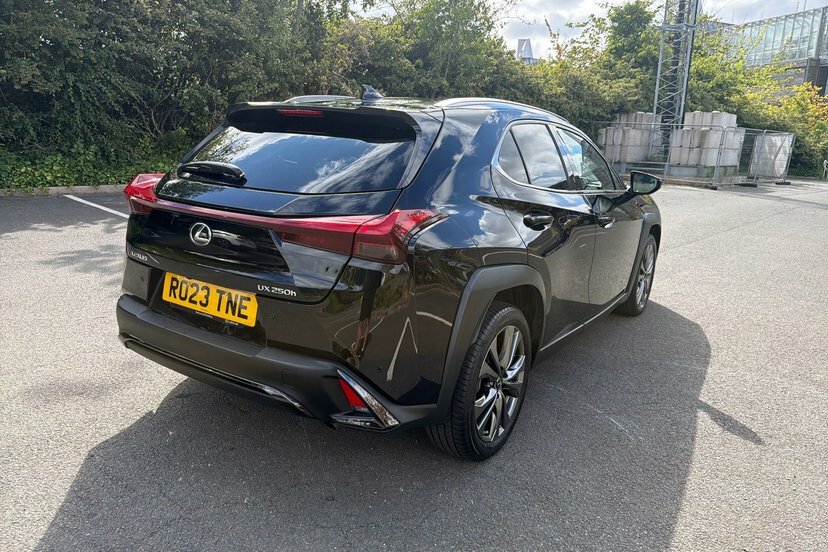 Lexus UX 250H 2.0 F-sport Design Cvt Green #27