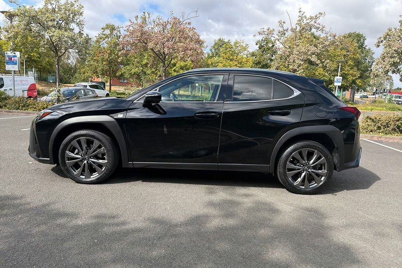 Lexus UX 250H 2.0 F-sport Design Cvt Green #24