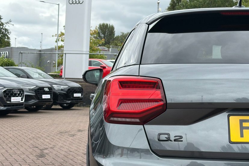 Audi Q2 Audi Q2 Sport 35 Tfsi 150 Ps S Tronic Black #15