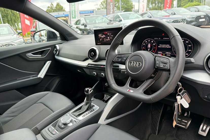Audi Q2 Audi Q2 Sport 35 Tfsi 150 Ps S Tronic Black #37