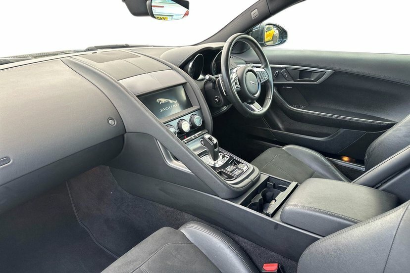 Jaguar F-Type 2.0I Gpf R-dynamic Coupe 300 Ps Black #2