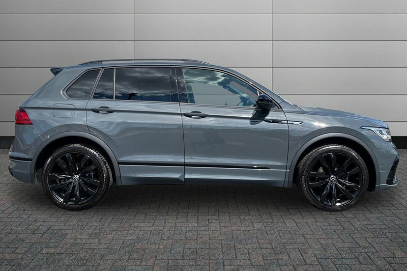 Volkswagen Tiguan 1.5 Tsi Black Edition Suv Dsg 150 Ps VO24UJC Grey #4