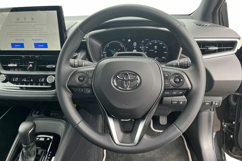 Toyota Corolla 1.8 Vvt-h Design Touring Sports Hybrid Black #6