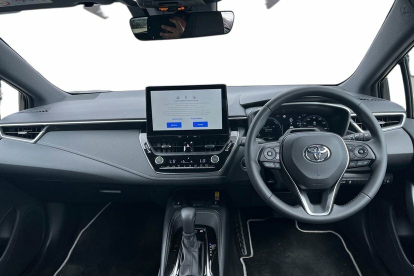 Toyota Corolla 1.8 Vvt-h Design Touring Sports Hybrid Black #5