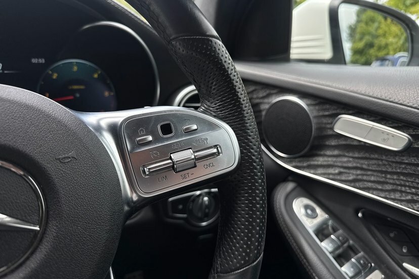 Mercedes-Benz GLC Class 220D 4Matic Sport 9G-tronic White #30