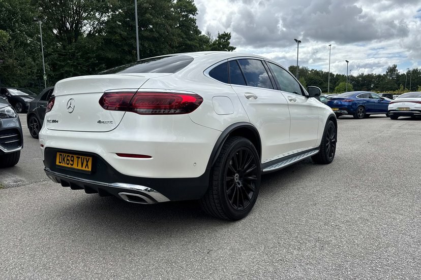 Mercedes-Benz GLC Class 220D 4Matic Sport 9G-tronic White #33
