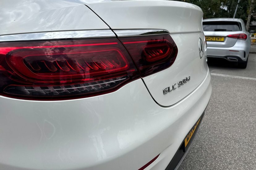 Mercedes-Benz GLC Class 220D 4Matic Sport 9G-tronic White #36
