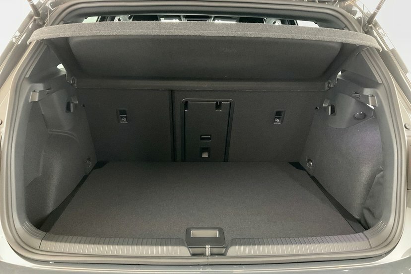 Volkswagen Golf 1.5 Etsi Mhev R-line Hatchback Hybrid D Silver #10