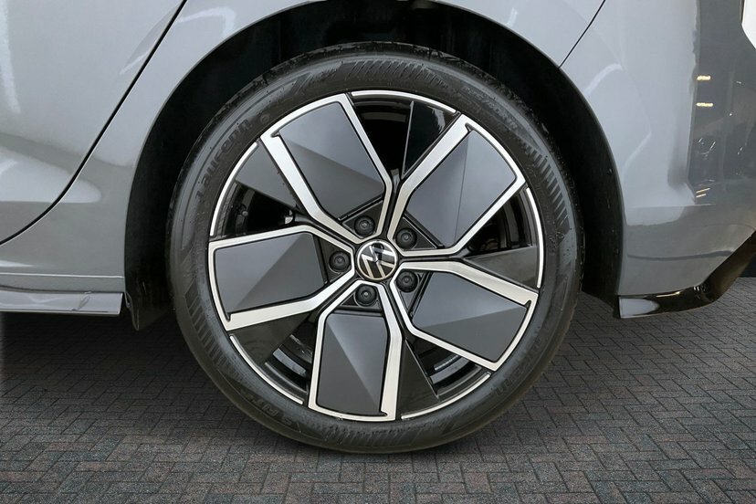 Volkswagen Golf 1.5 Etsi Mhev R-line Hatchback Hybrid D Silver #17