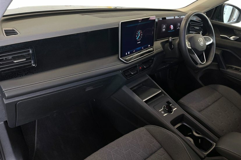 Volkswagen Tiguan 1.5 Etsi Mhev Match Suv Hybrid Dsg 150 AU26NVT Black #2