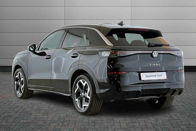 Volkswagen T-Roc 1.5 Etsi Mhev R-line Suv Hybrid Dsg 15 Black #3