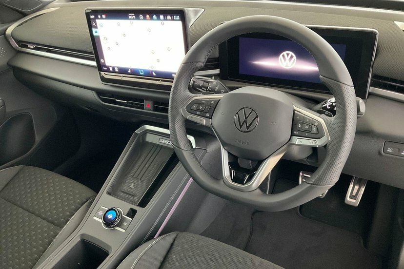Volkswagen T-Roc 1.5 Etsi Mhev R-line Suv Hybrid Dsg 15 AO26ULP Black #6