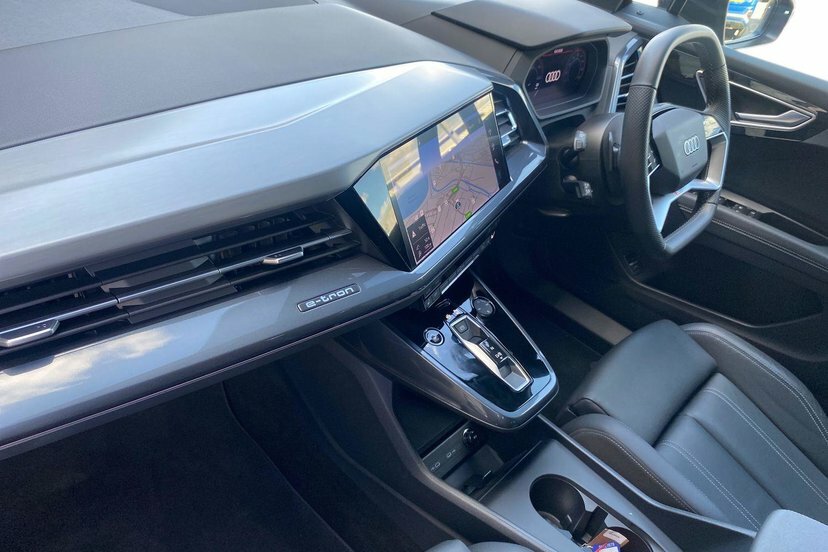 Audi Q4 E Tron 45 Black Edition Suv 82Kwh 286 Blue #2