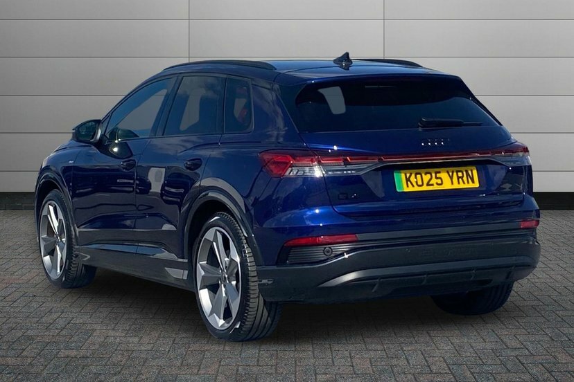 Audi Q4 E Tron 45 Black Edition Suv 82Kwh 286 Blue #3