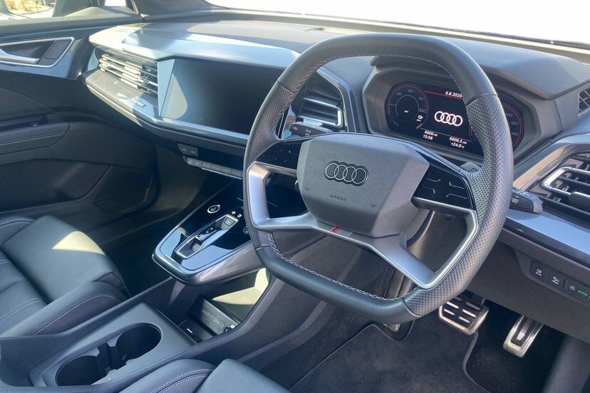 Audi Q4 E Tron 45 Black Edition Suv 82Kwh 286 Blue #6