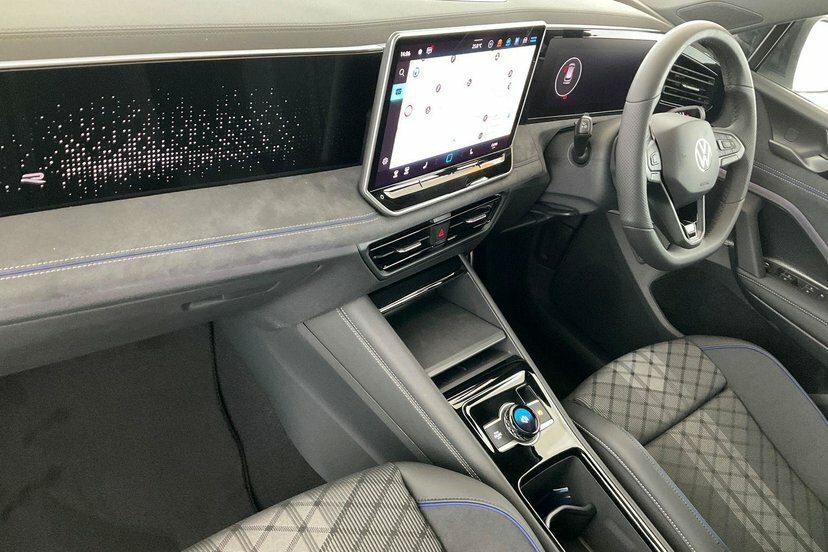 Volkswagen Tiguan 2.0 Tdi R-line Suv Dsg 150 Ps Silver #2