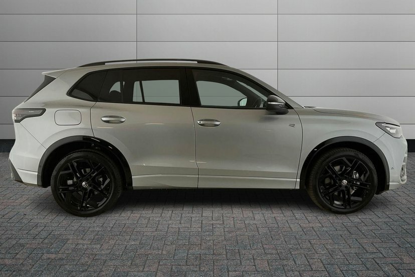 Volkswagen Tiguan 2.0 Tdi R-line Suv Dsg 150 Ps Silver #4