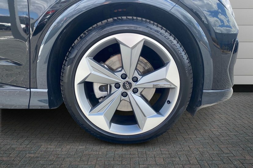 Audi Q4 E Tron 45 Black Edition Suv 82Kwh 286 Black #5