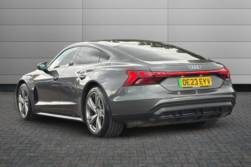 Audi E Tron GT 93.4Kwh Saloon Quattro 476 Ps Grey #3