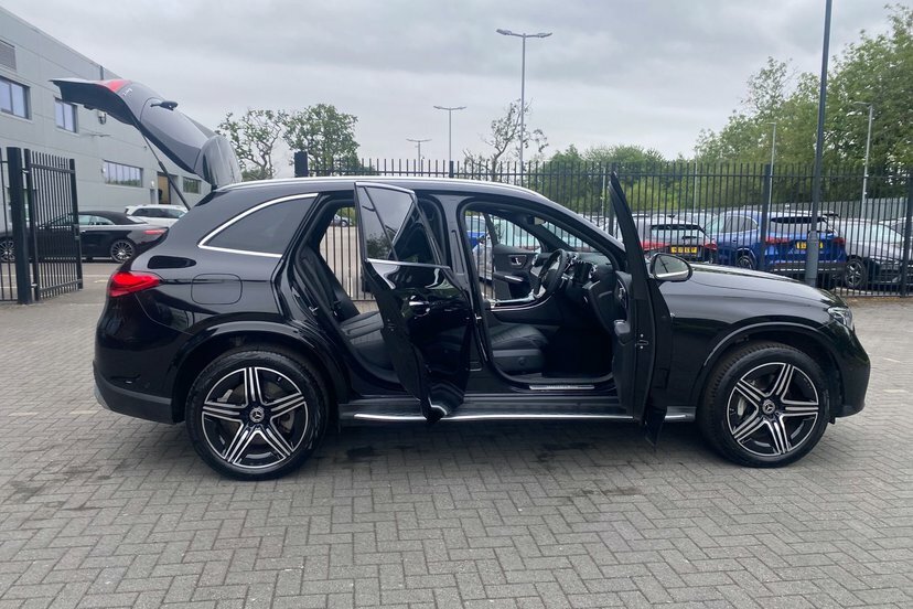 Mercedes-Benz GLC Class Glc 300D 4Matic Amg Line Premium 9G-tronic White #34
