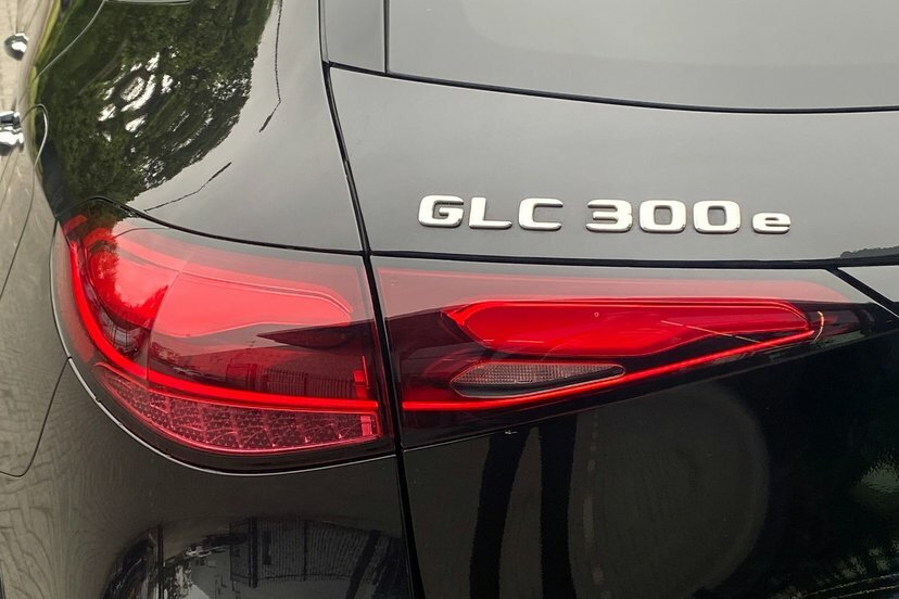 Mercedes-Benz GLC Class Glc 300D 4Matic Amg Line Premium 9G-tronic White #22
