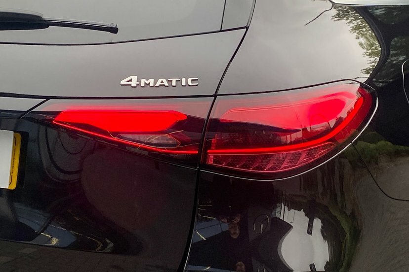 Mercedes-Benz GLC Class Glc 300D 4Matic Amg Line Premium 9G-tronic White #29
