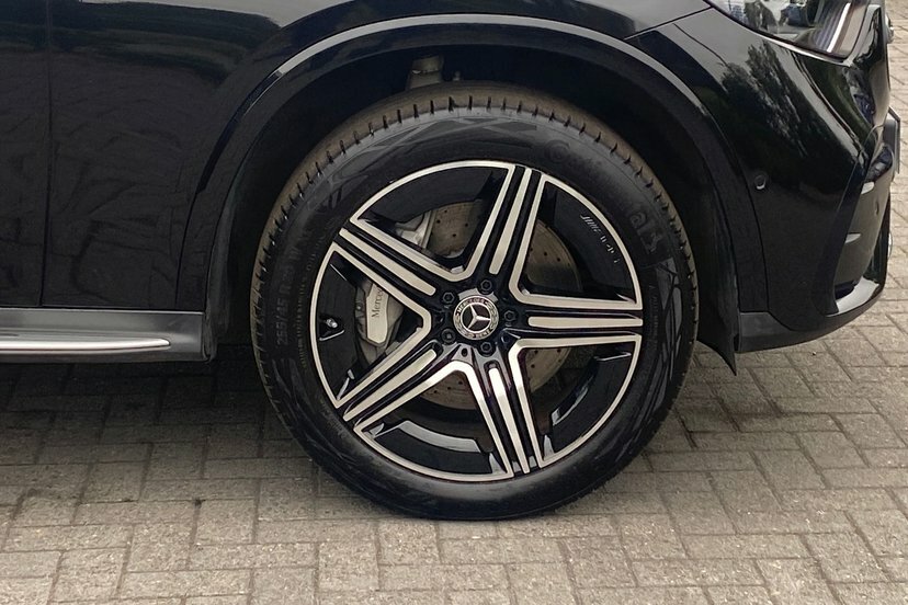 Mercedes-Benz GLC Class 2.0 Glc300e 31.2Kwh Amg Line Premium Suv Pet Black #4