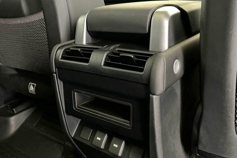 Land Rover Defender 110 3.0 D300 X-dynamic Hse 110 7 Seat 2023 Green #17