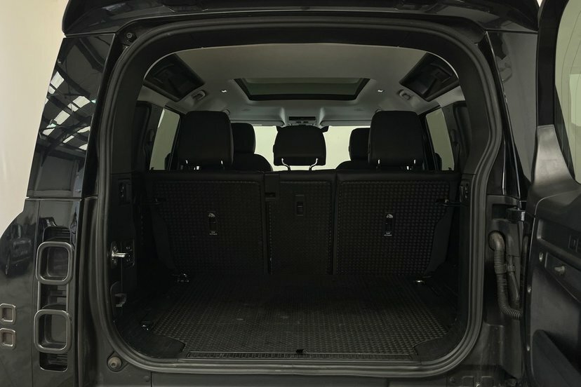 Land Rover Defender 110 3.0 D300 X-dynamic Hse 110 7 Seat 2023 Green #9