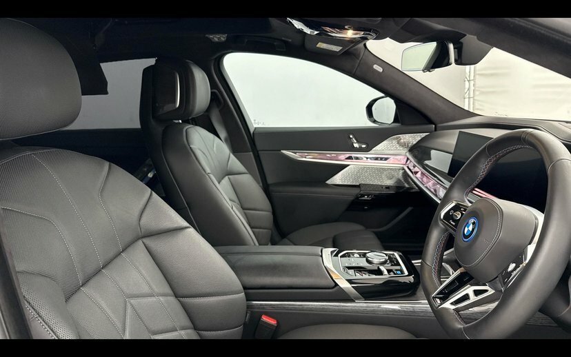 BMW i7 105.7Kwh M Sport Saloon Grey #11