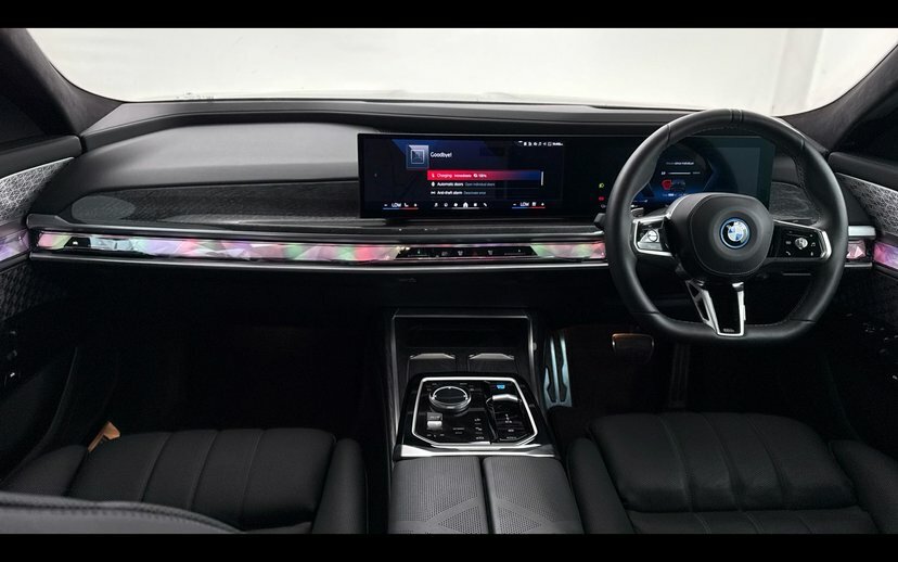 BMW i7 I7 M70 Xdrive Black #4