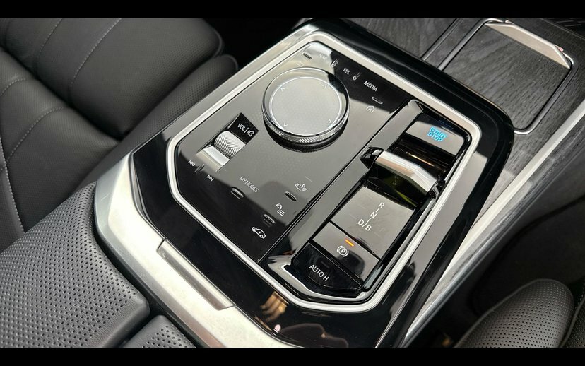 BMW i7 105.7Kwh M Sport Saloon Grey #10