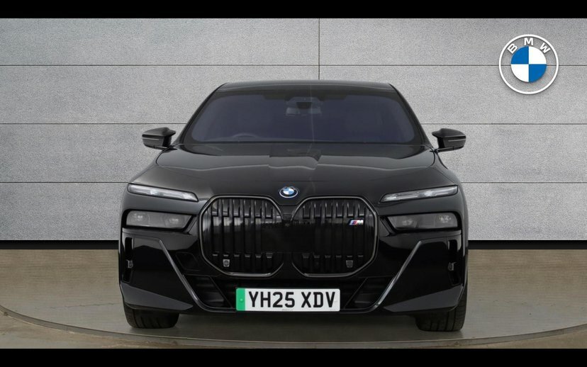 BMW i7 105.7Kwh M Sport Saloon Grey #16
