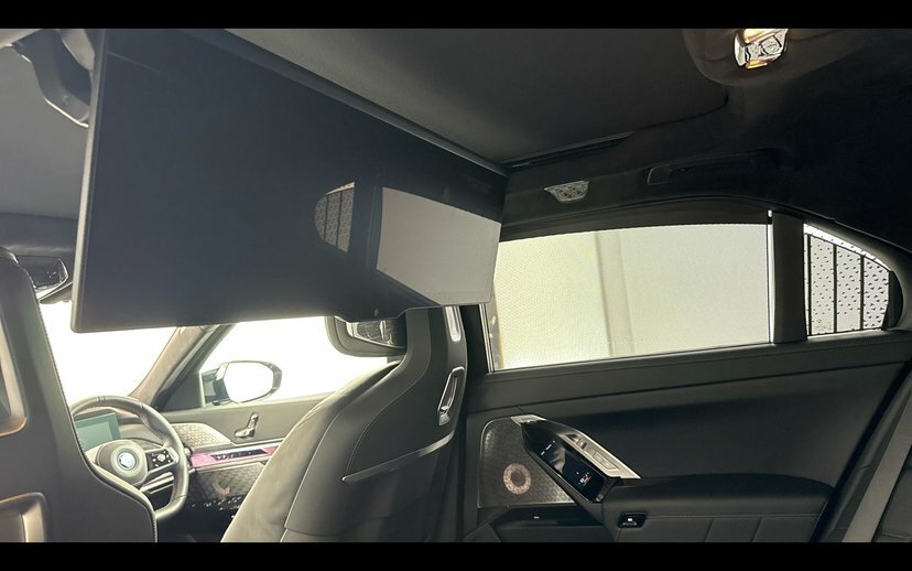 BMW i7 105.7Kwh M Sport Saloon Grey #21