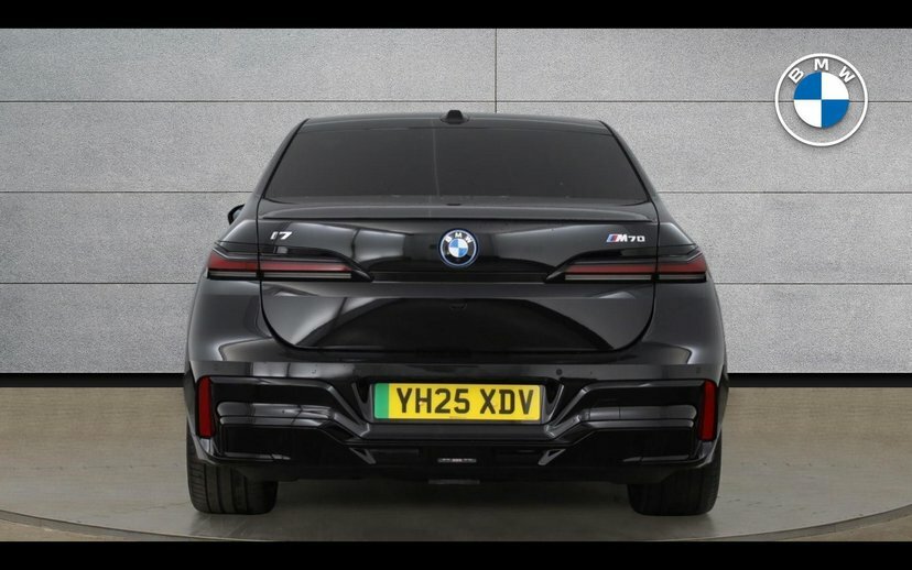 BMW i7 105.7Kwh M Sport Saloon Grey #15