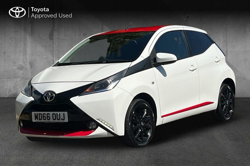 Toyota Aygo 1.0 Vvt-i X-press Hatchback 68 MD66OUJ White #3