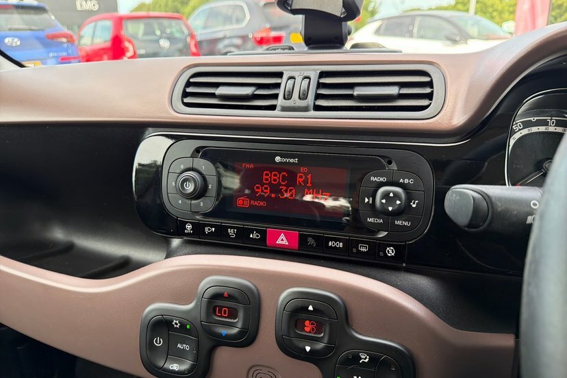 Fiat Panda 1.0 Mild Hybrid City Cross Green #36