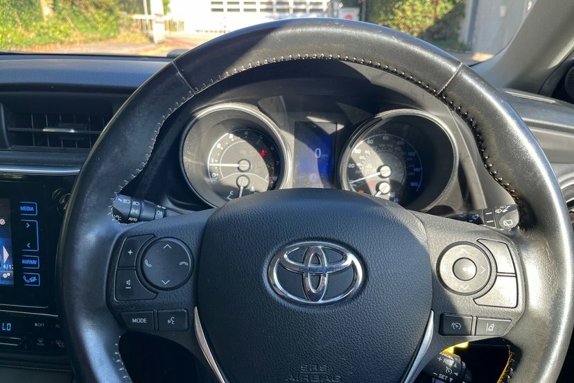 Toyota Auris Hybrid Design Tss Grey #29