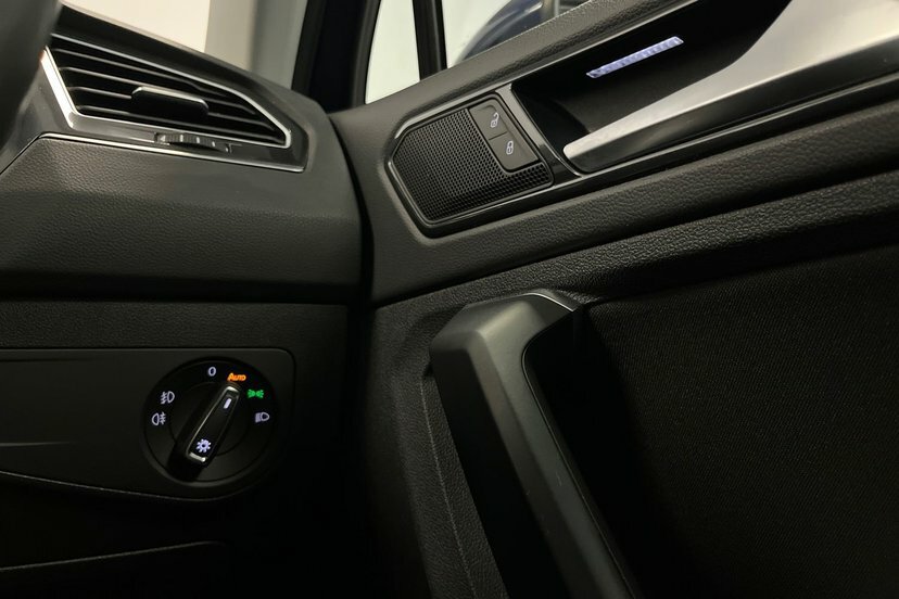 Volkswagen Tiguan 2L Se Navigation White #24