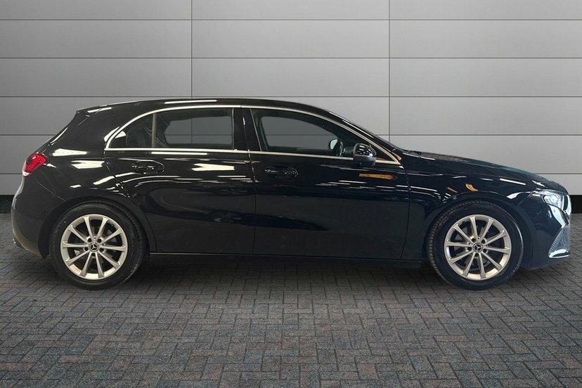 Mercedes-Benz A Class 1.5 A180d Sport Hatchback 7G-dct 116 P Black #3