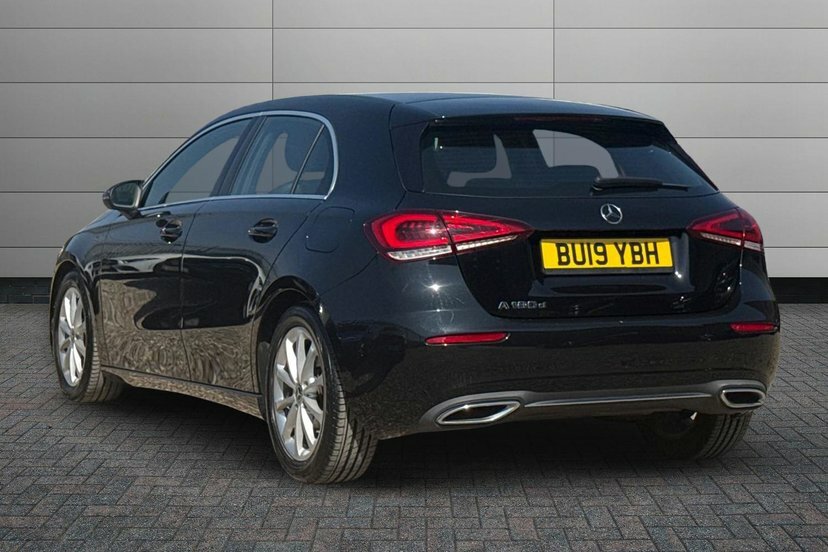 Mercedes-Benz A Class 1.5 A180d Sport Hatchback 7G-dct 116 P Black #2