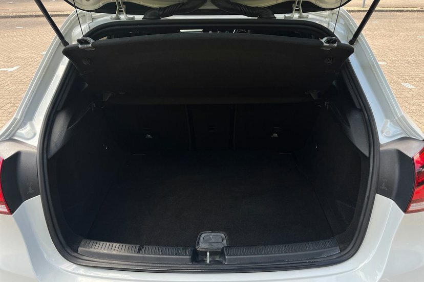 Mercedes-Benz A Class 1.3 A250e 15.6Kwh Amg Line Premium 2 Plug-in 8G- Grey #40