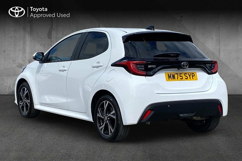Toyota Yaris 1.5 Vvt-h Design Hatchback Hybrid E-cvt White #4