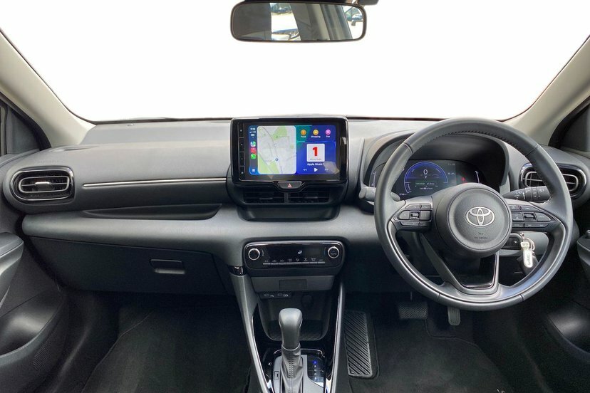 Toyota Yaris 1.5 Vvt-h Design Hatchback Hybrid E-cvt White #5