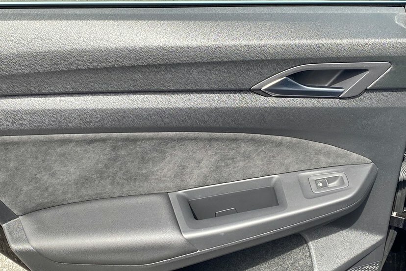 Volkswagen e-Golf 1.5 Etsi Mhev Style Estate Hybrid Dsg Grey #16