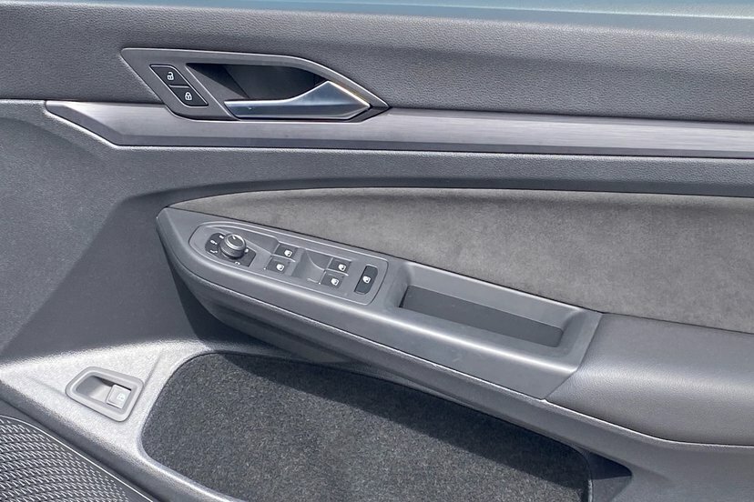 Volkswagen e-Golf 1.5 Etsi Mhev Style Estate Hybrid Dsg Grey #24
