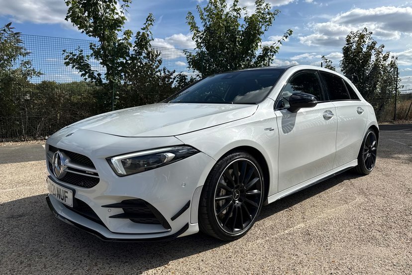 Mercedes-Benz A Class 1.3 A180 Amg Line Executive 7G-dct Euro 6 Ss White #39