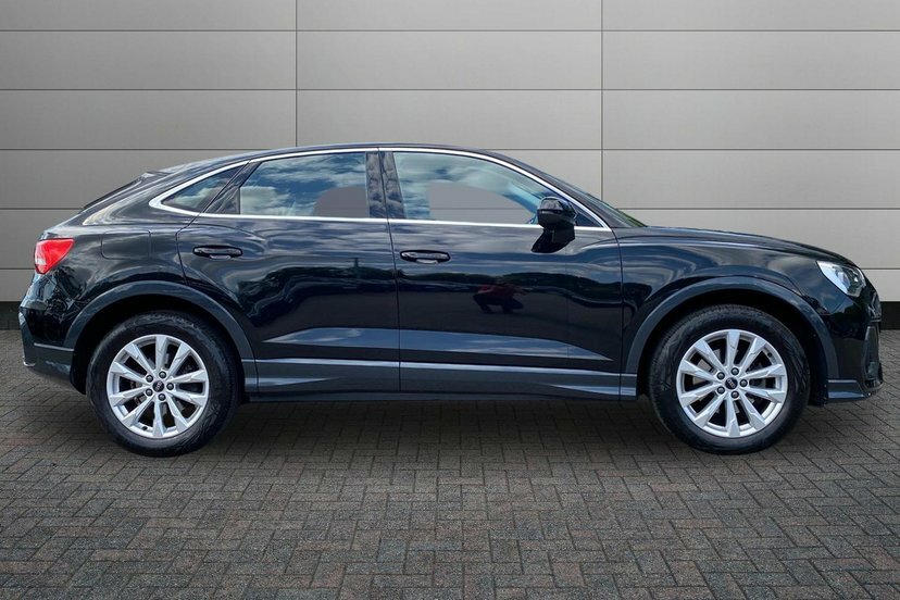 Audi Q3 1.5 Tfsi Cod 35 Sport Sportback S Troni Black #4