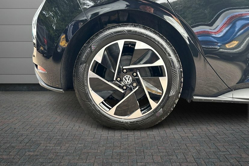Volkswagen ID.3 Pure 52Kwh Match Hatchback 170 Black #5